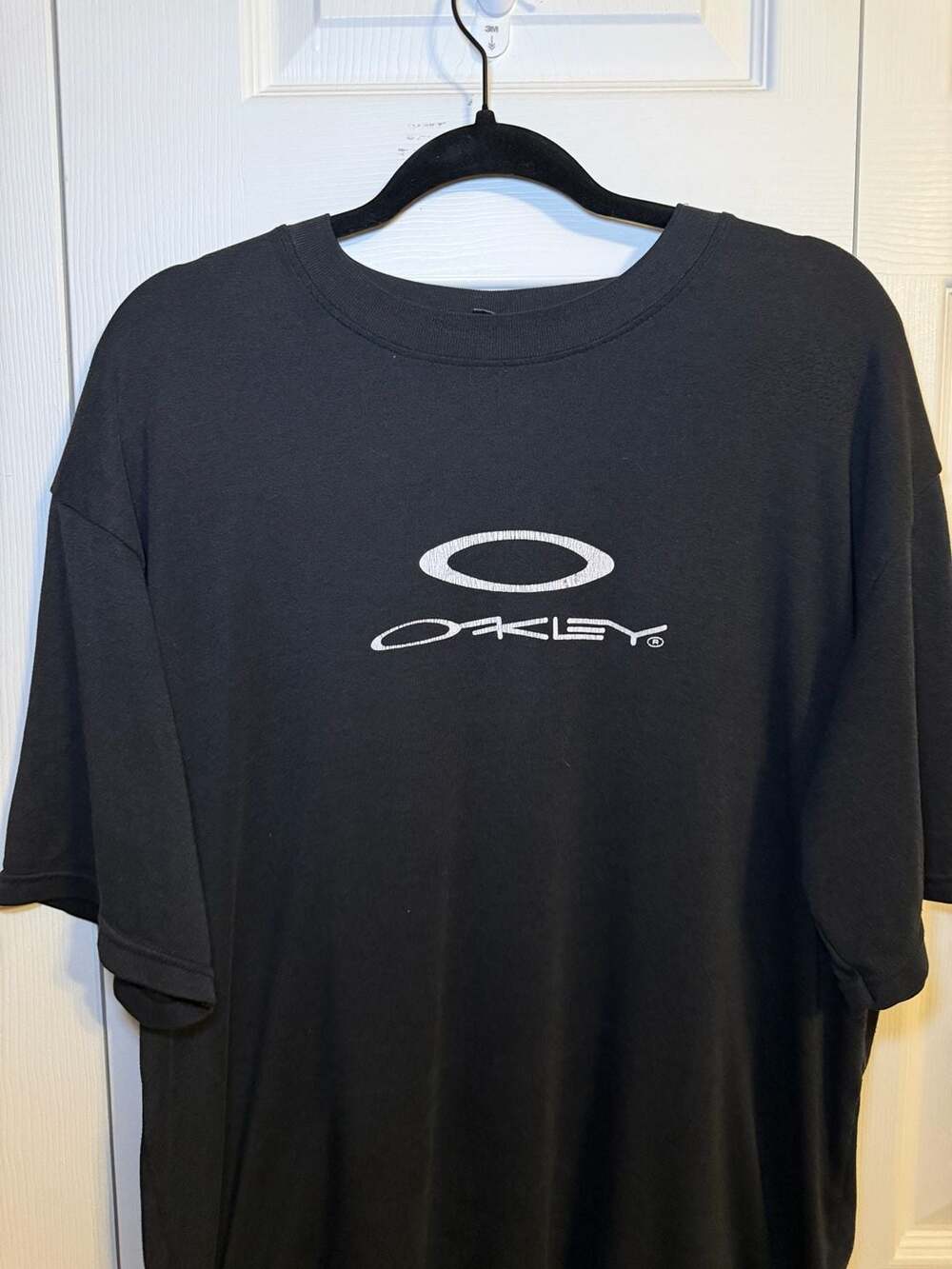 Oakley Vintage Center Logo T-Shirt Size XL Black